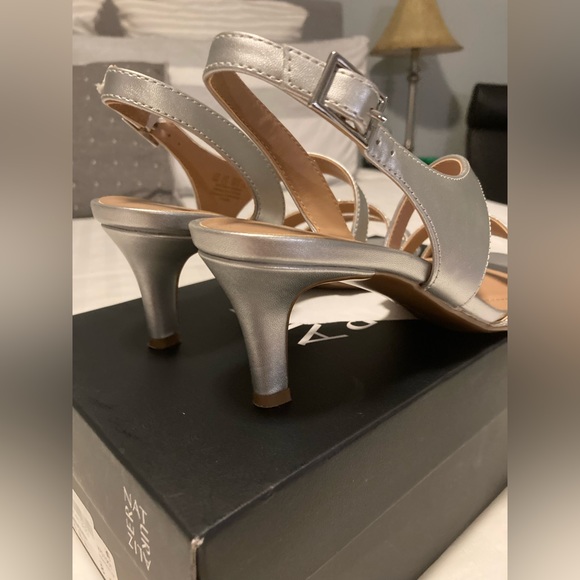 Naturalizer Silver Heels - Picture 3 of 3
